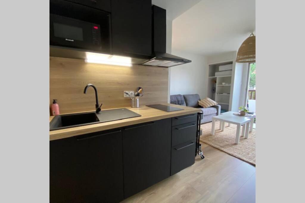 Coeur De Cabourg- Joli Studio Avec Terrasse - Apartment Bagian luar foto