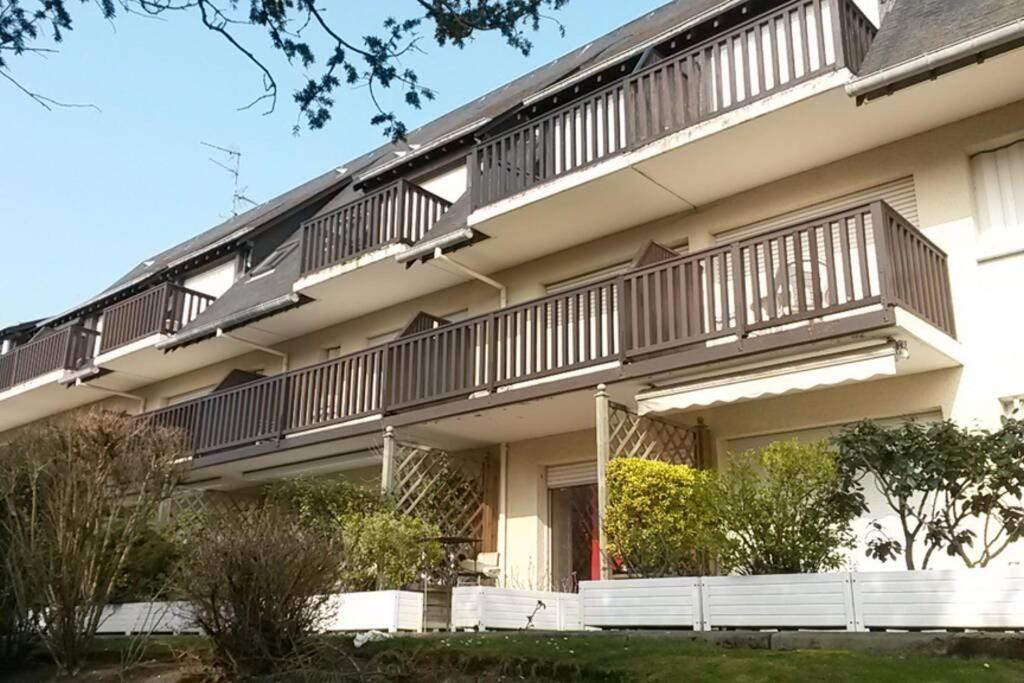 Coeur De Cabourg- Joli Studio Avec Terrasse - Apartment Bagian luar foto